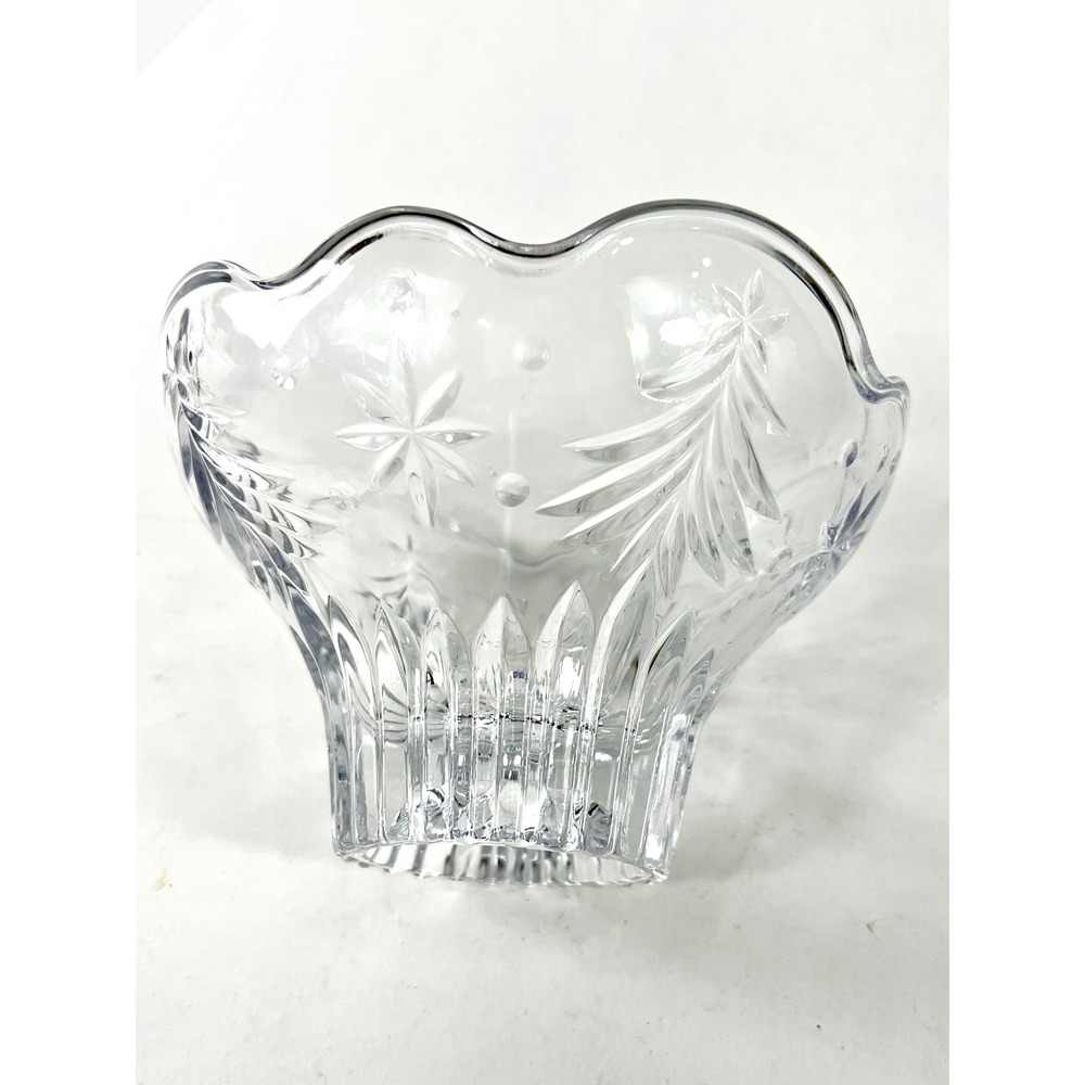 Crystal Glass Christmas Tree Snowflake Scalloped Footed Holiday Centerpiece Bowl